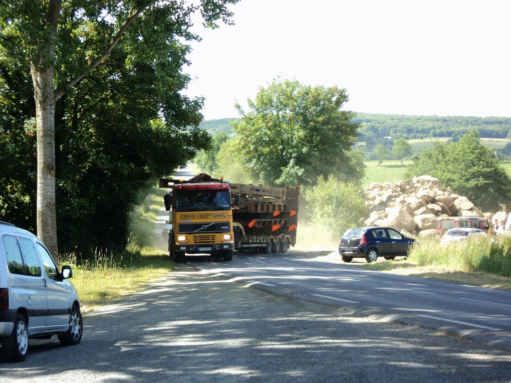 20110601 WHALE:BALEINE MOVES FROM BRÉCEY TO VIRE Bill Twohigg 025.jpg